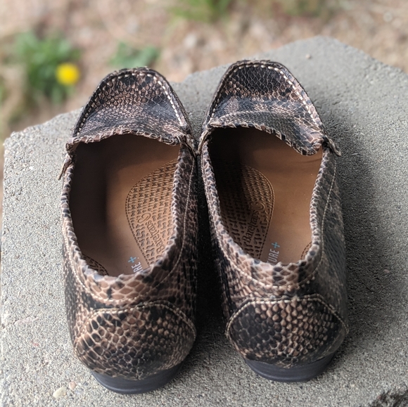 Baretraps Posture Plus+ "Ownah" brown/black leather snakeskin flats/loafers sz 7 - Picture 7 of 11